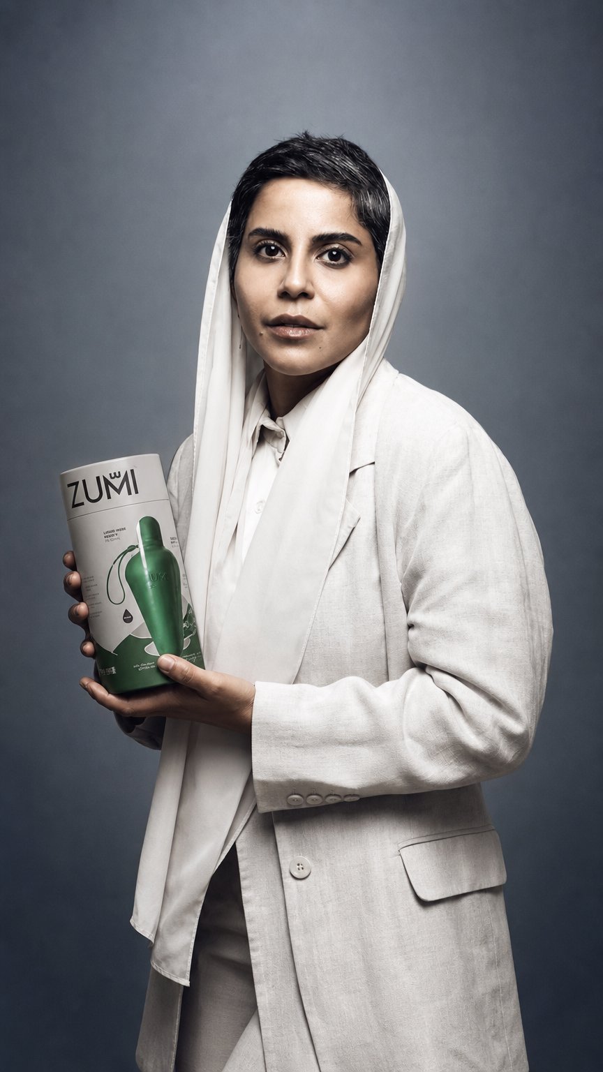 AI product shot of ZUMI thermos bottle