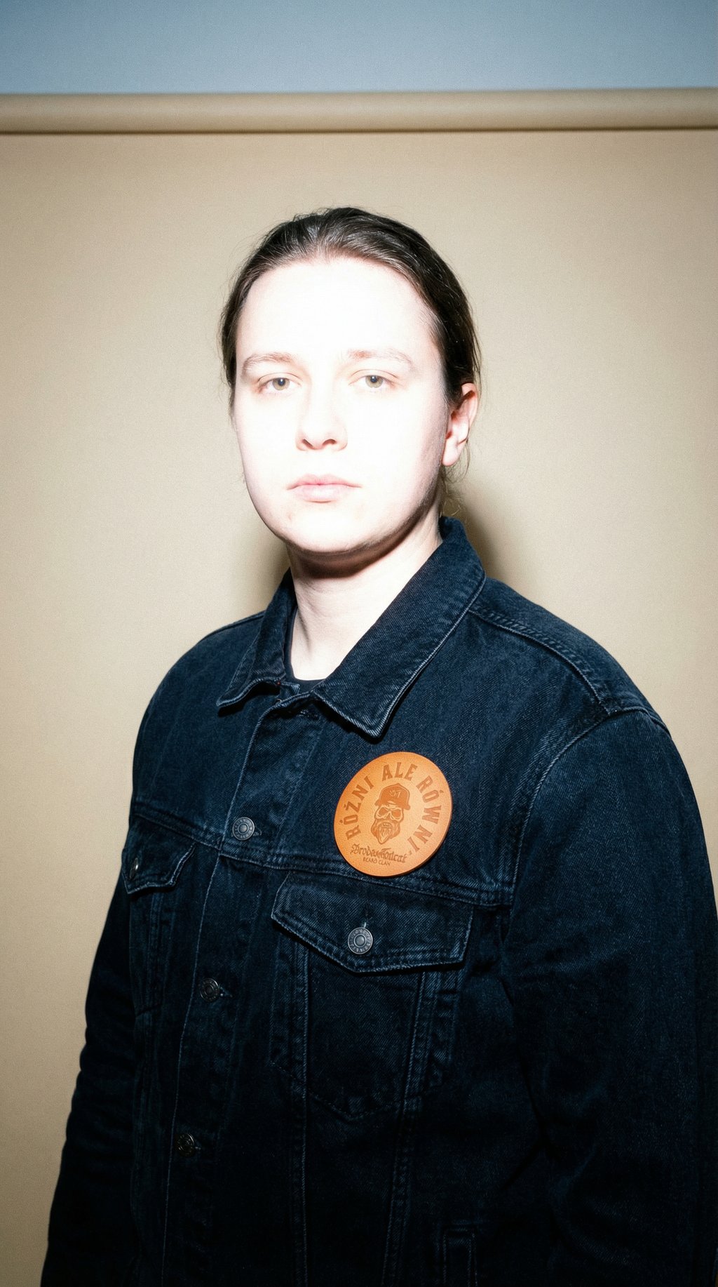 AI product shot of Naszywka skóra brąz RaR (PROMOCJA)