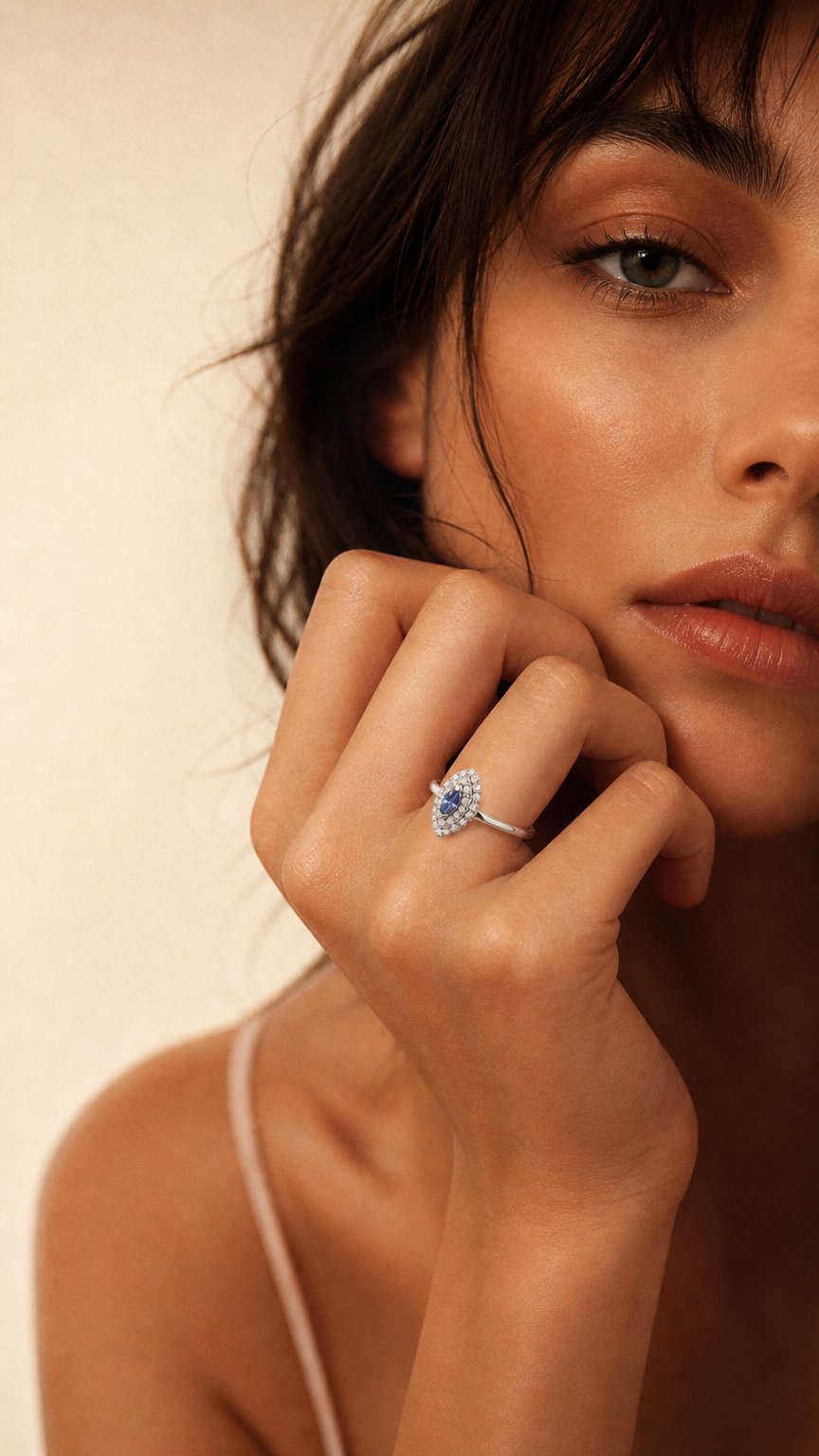 AI product shot of Bague diamant Bleu Naturel