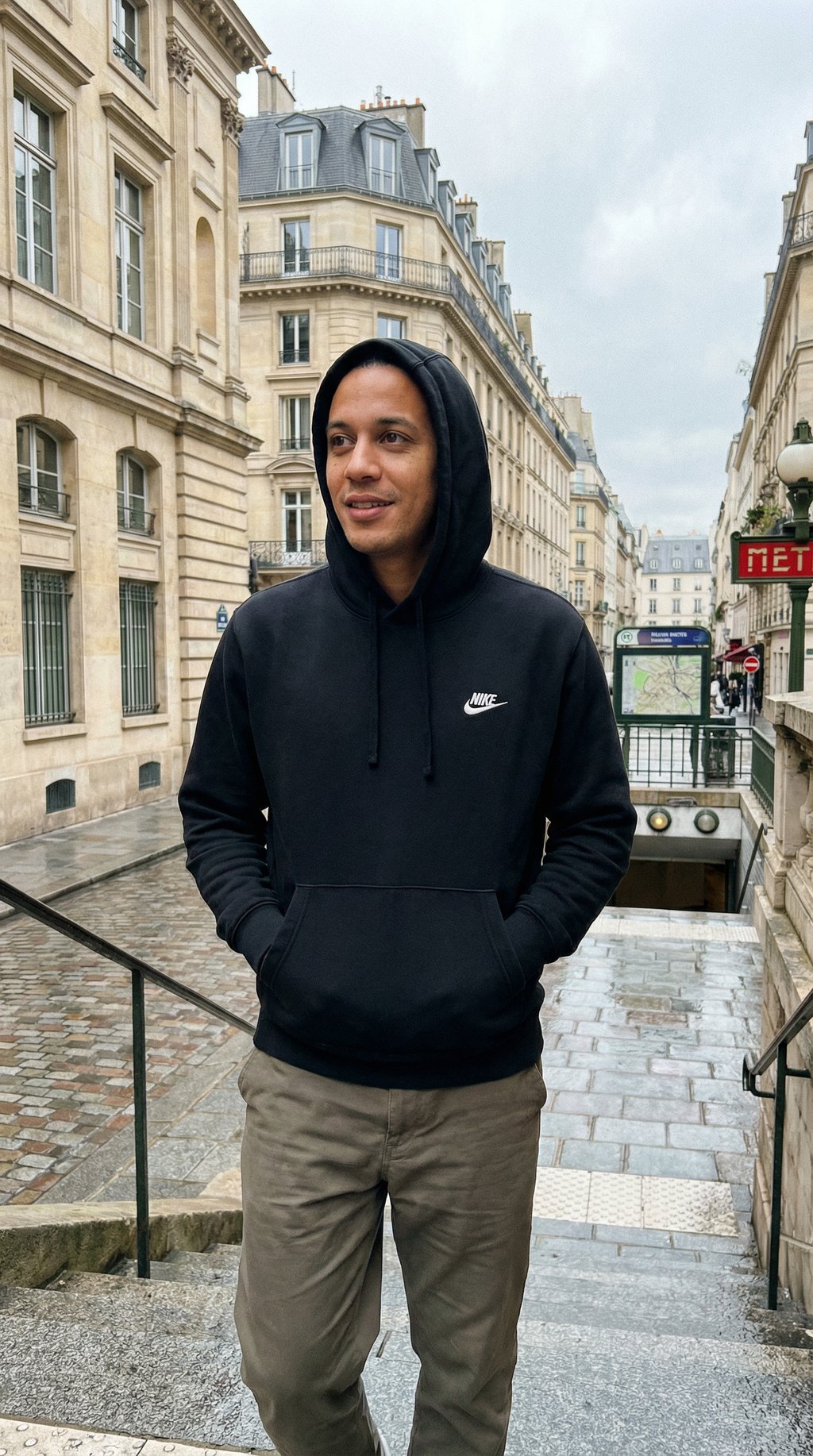 AI product shot of Nike SB Fleece Hooded Sweater Essentials Logo Black/White