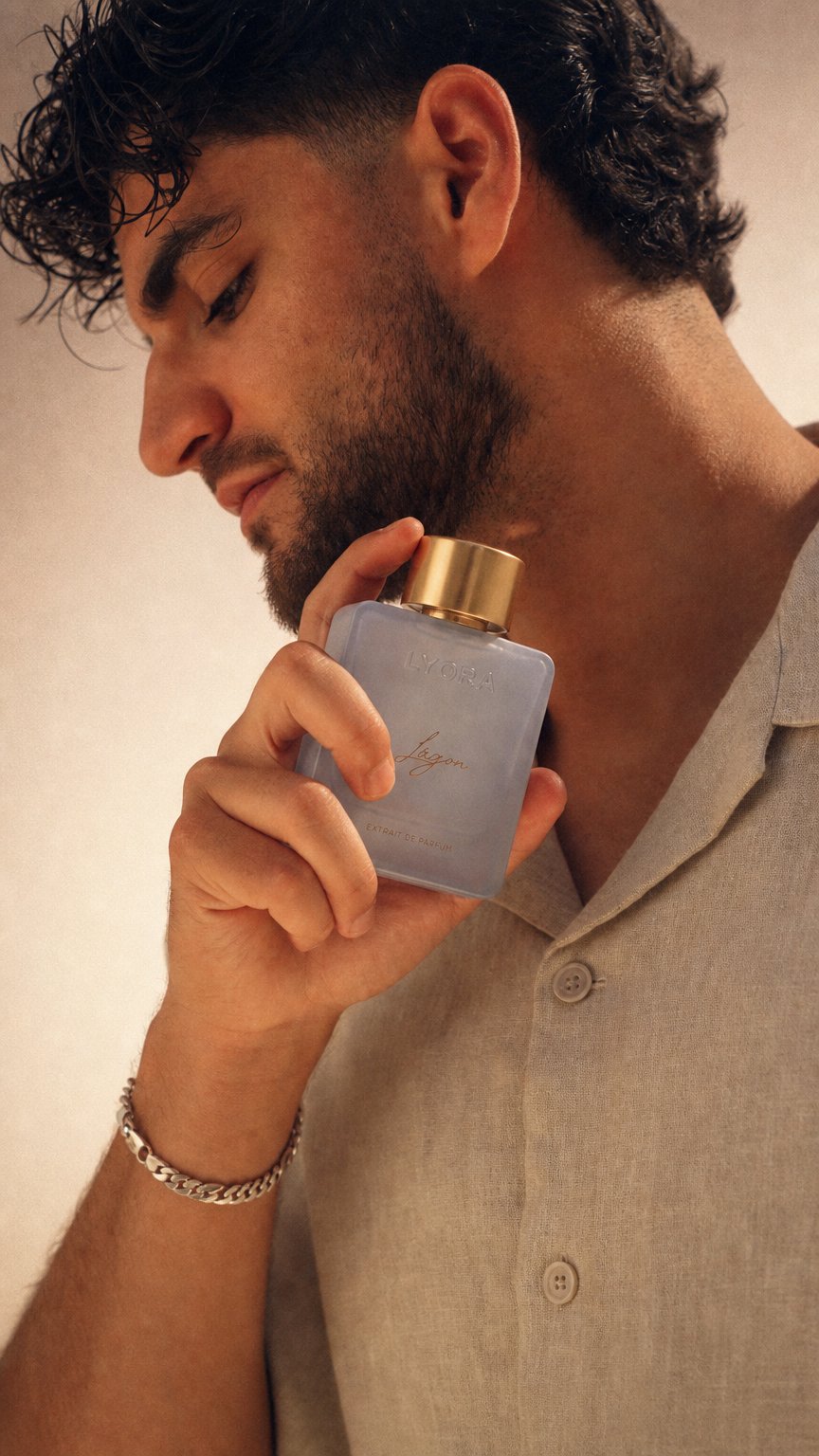AI product shot of LYORA Lágon