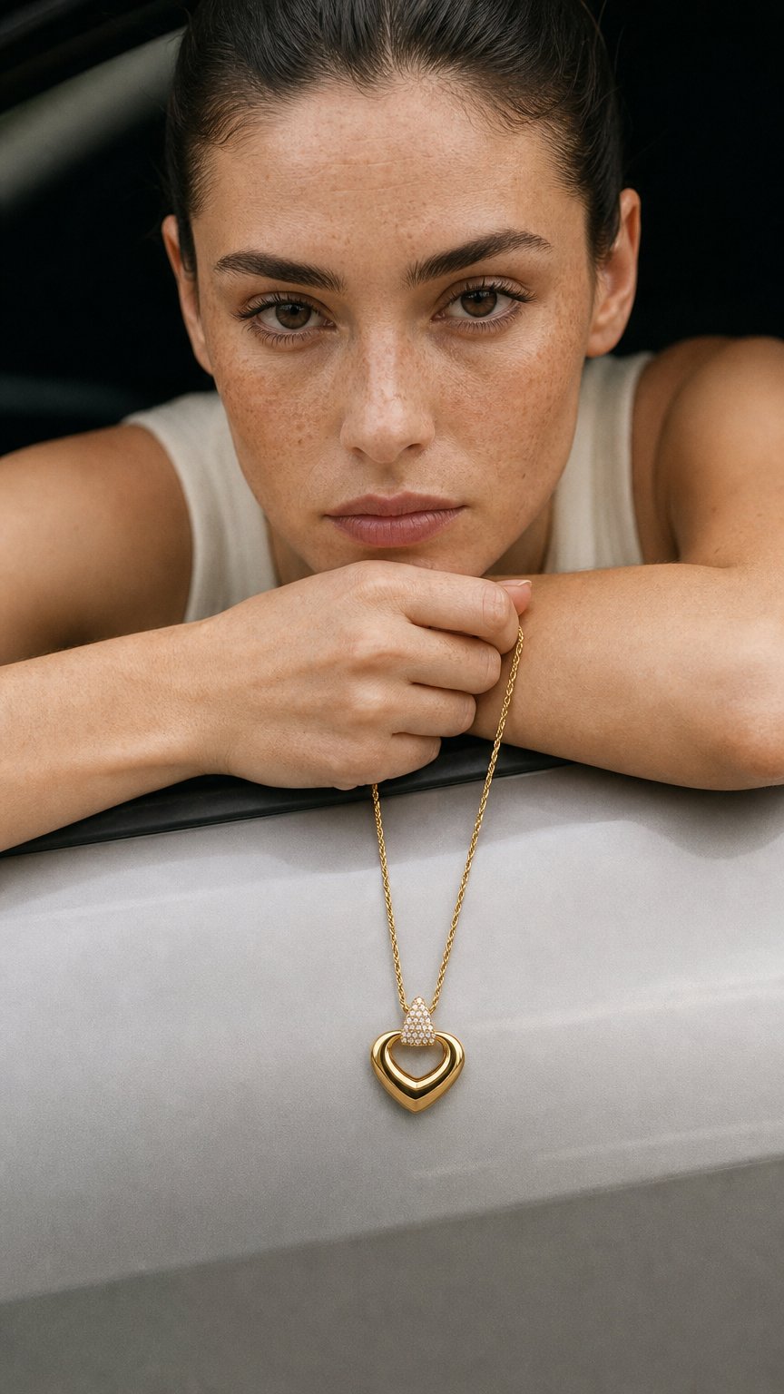 AI product shot of LUMI HEART GOLD NECKLACE
