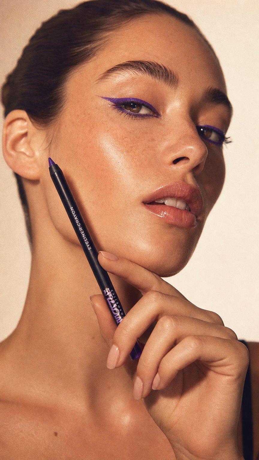 AI product shot of Séance Eyeliner