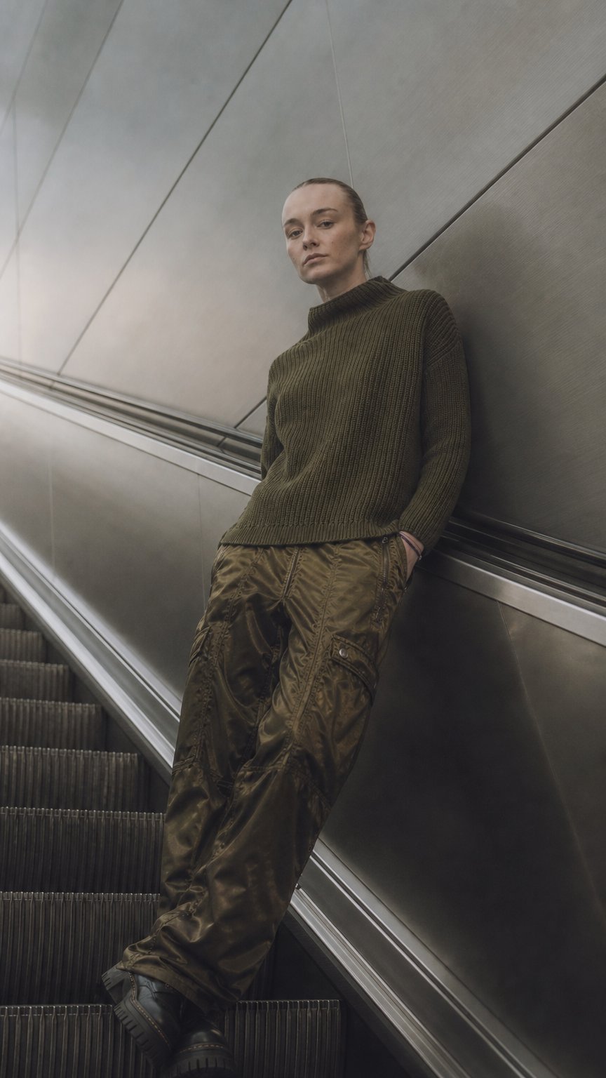 AI product shot of OLIWKOWY SWETER MARC O’POLO VINTAGE 90′