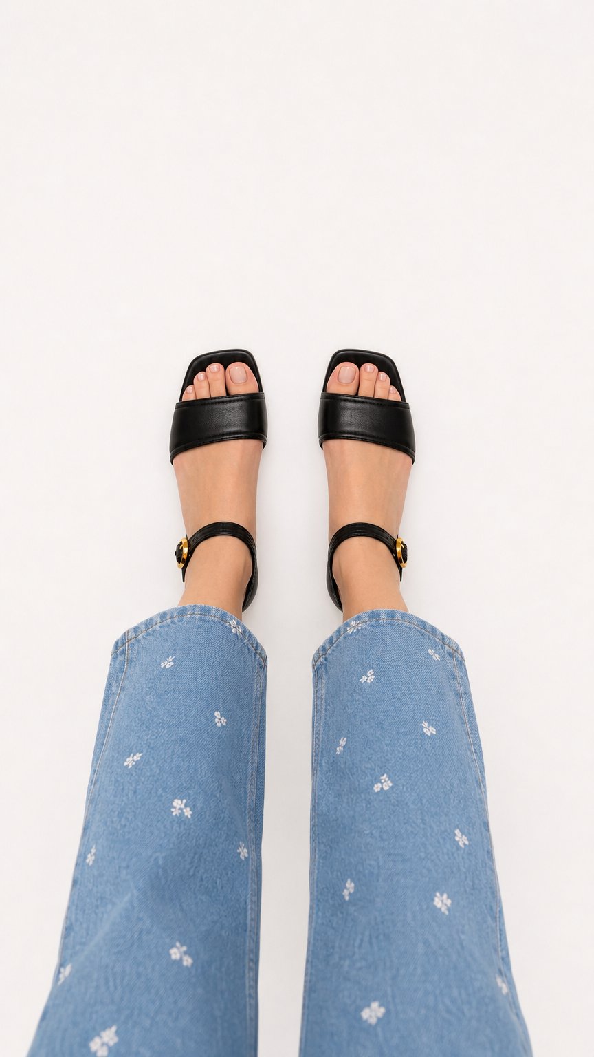 AI product shot of Josephine Nero In Stock