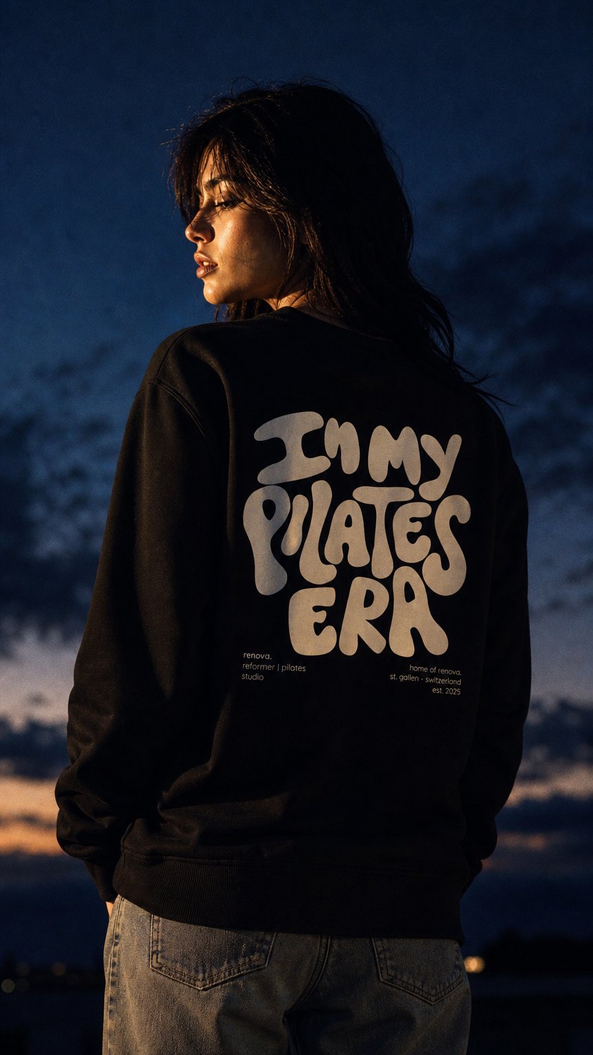 AI product shot of Pullover "Black"