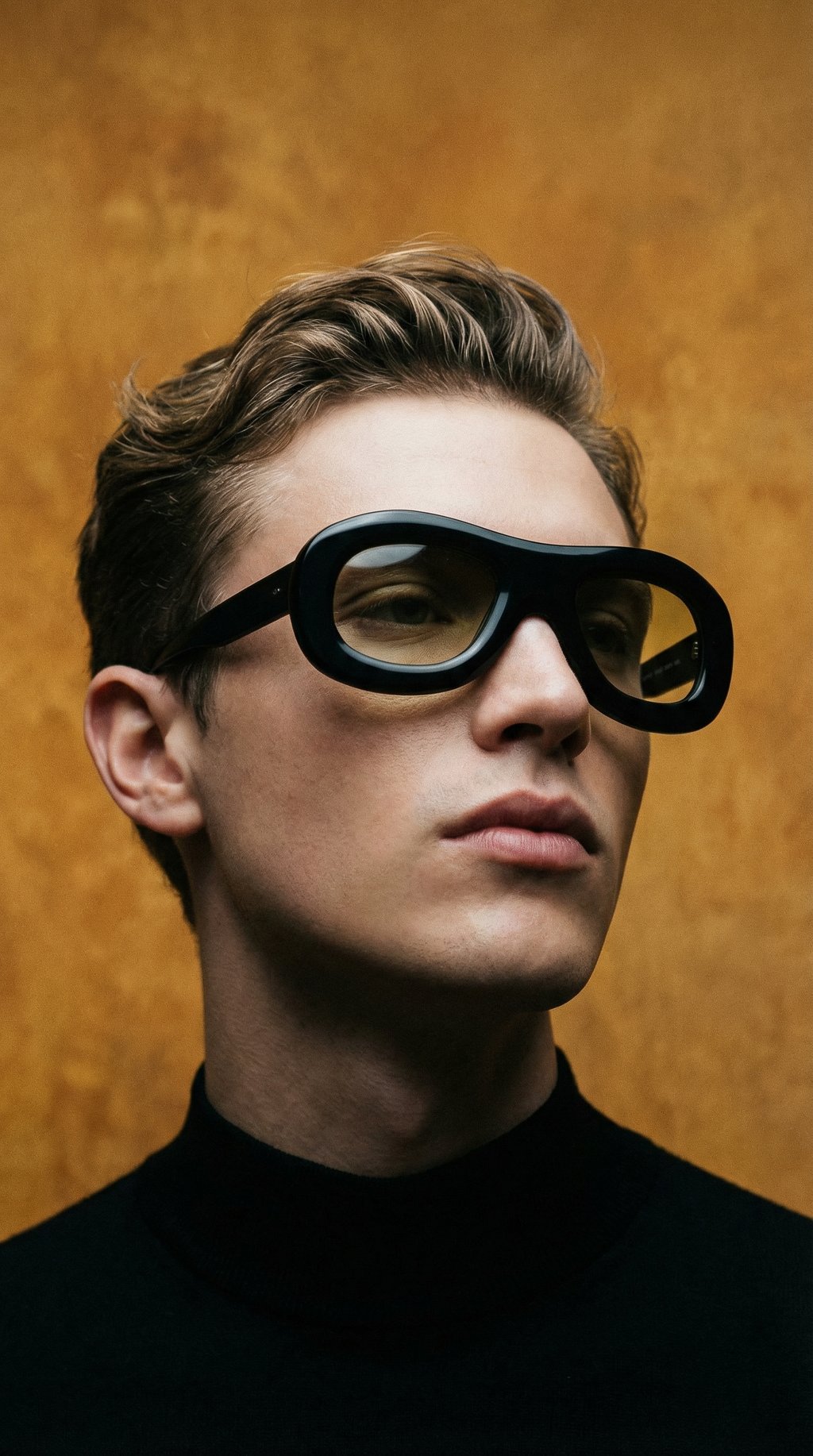 AI product shot of Bibi - Black / Gold Gradiant