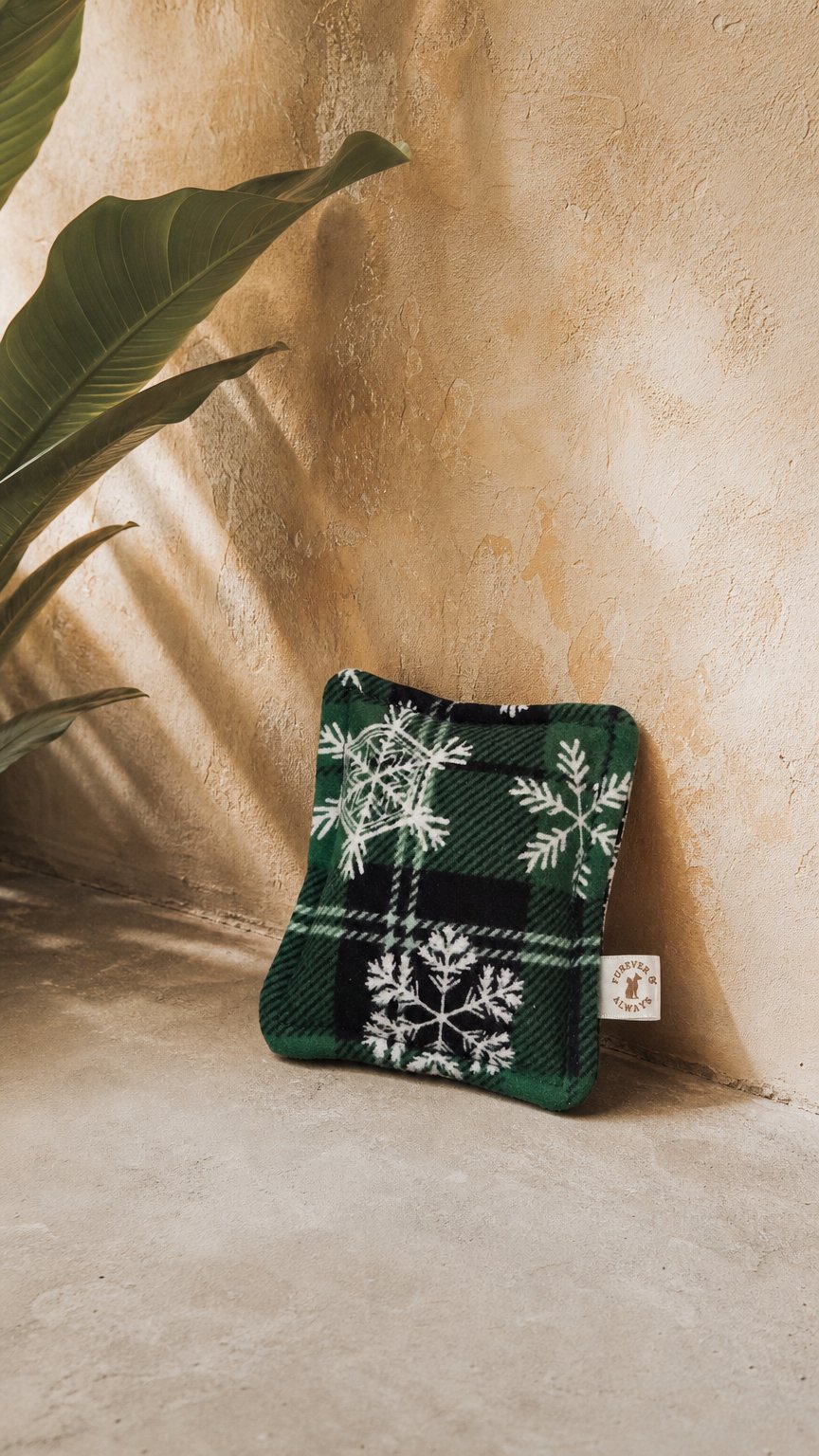 AI product shot of The Snowflake Collection Cat Pouncers