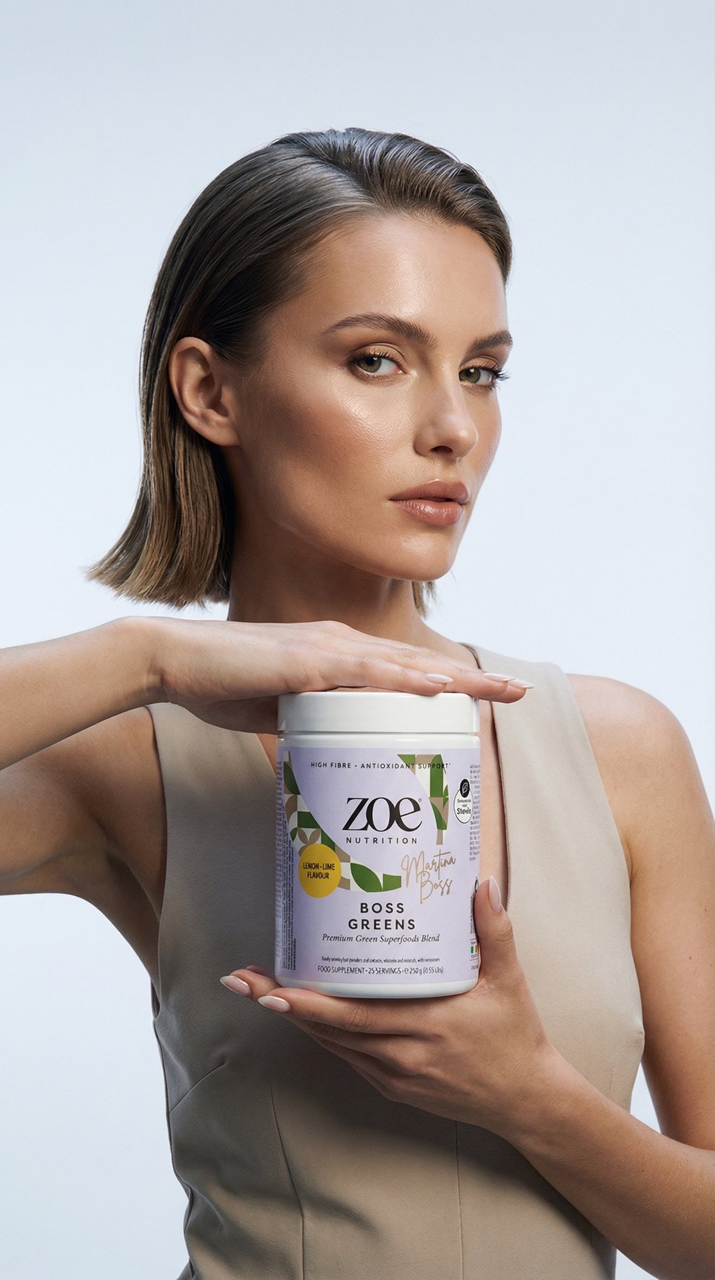 AI product shot of Superfood Verde cu Vitamine Minerale și Antioxidanți ZOE BOSS Greens – Lemon‑Lime 250g