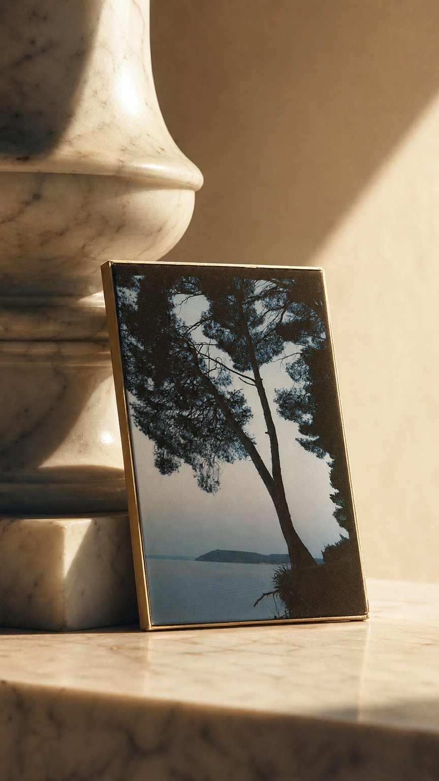 AI product shot of LESSE