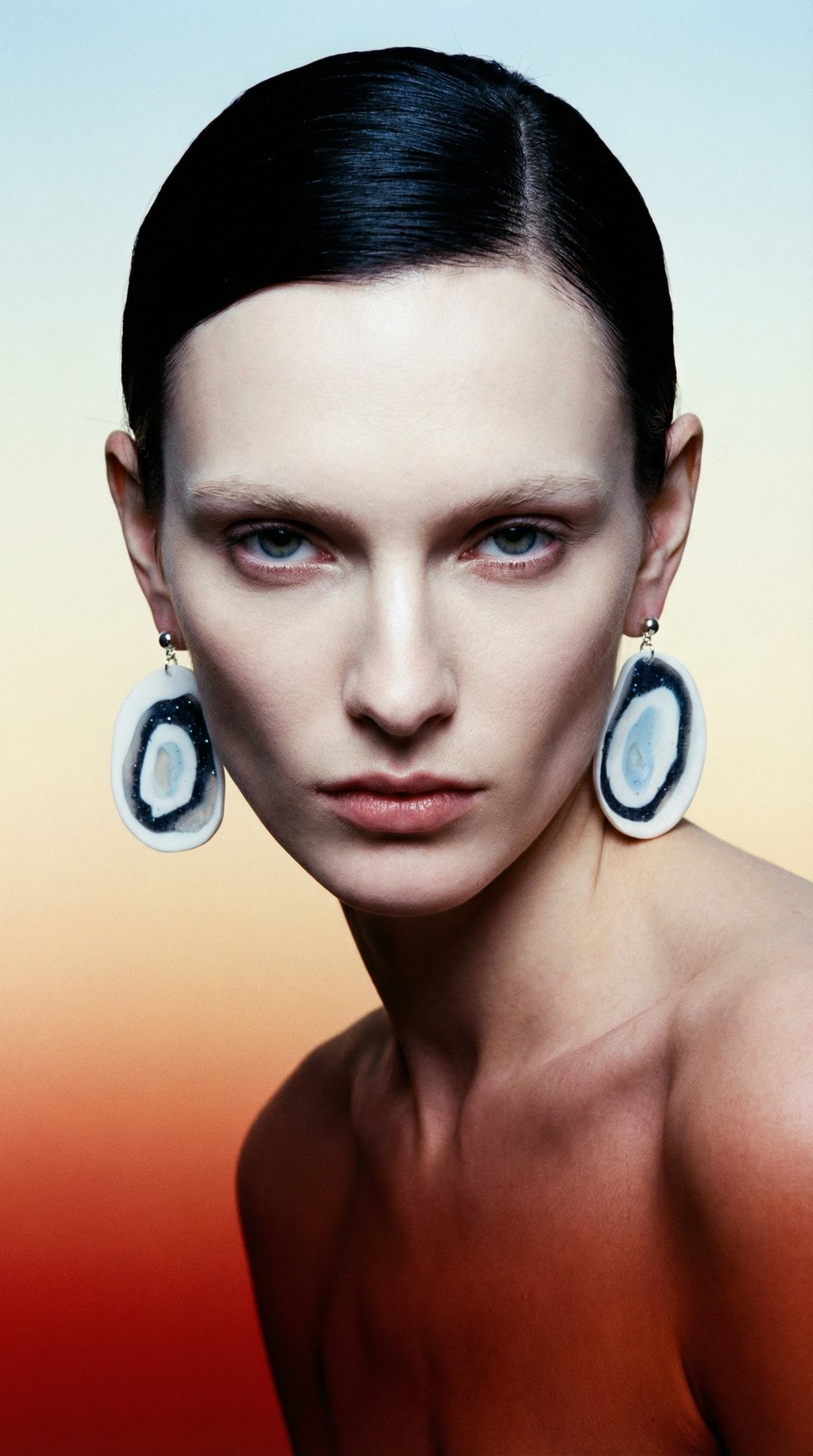 AI product shot of Col L ✦ Winter Agathe Ohrringe