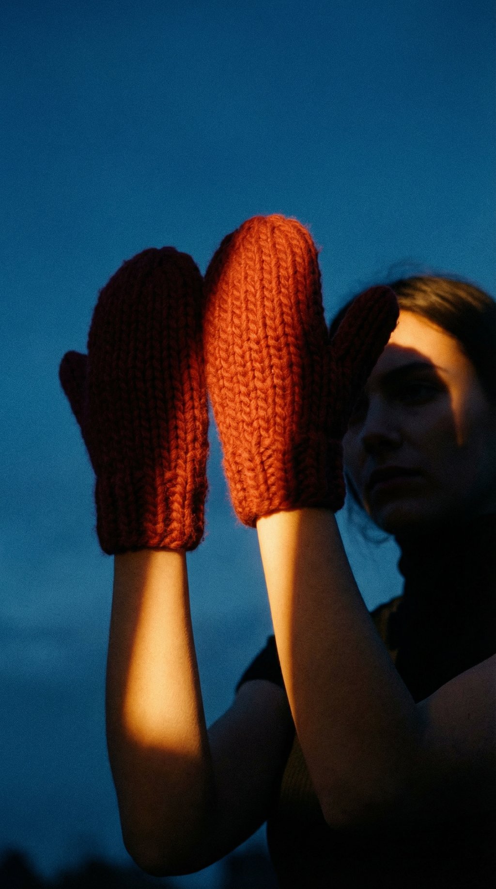 AI product shot of Classic Mittens, Red