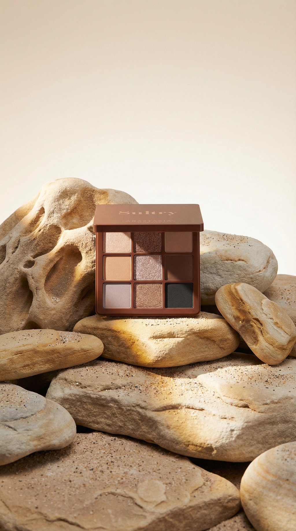 AI product shot of Sultry Mini Eyeshadow Palette