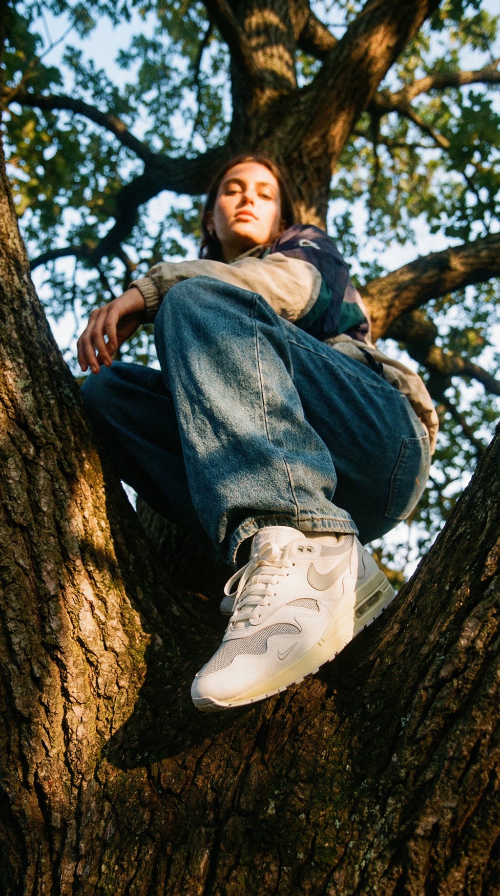 AI product shot of Nike Air Max 1 Patta Waves White Silver