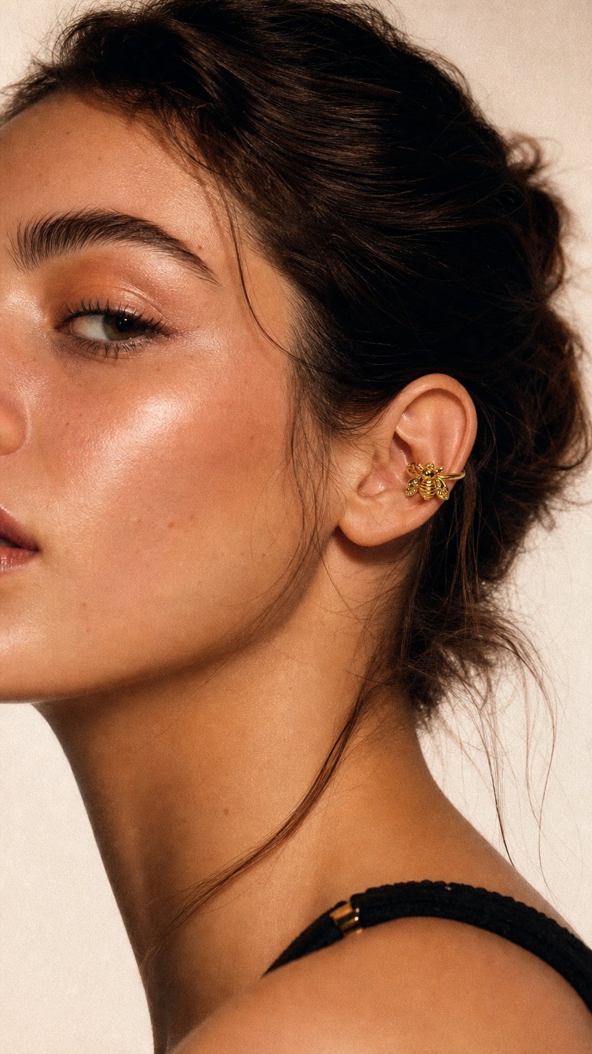 AI product shot of LITTLE BEE EARCUFF