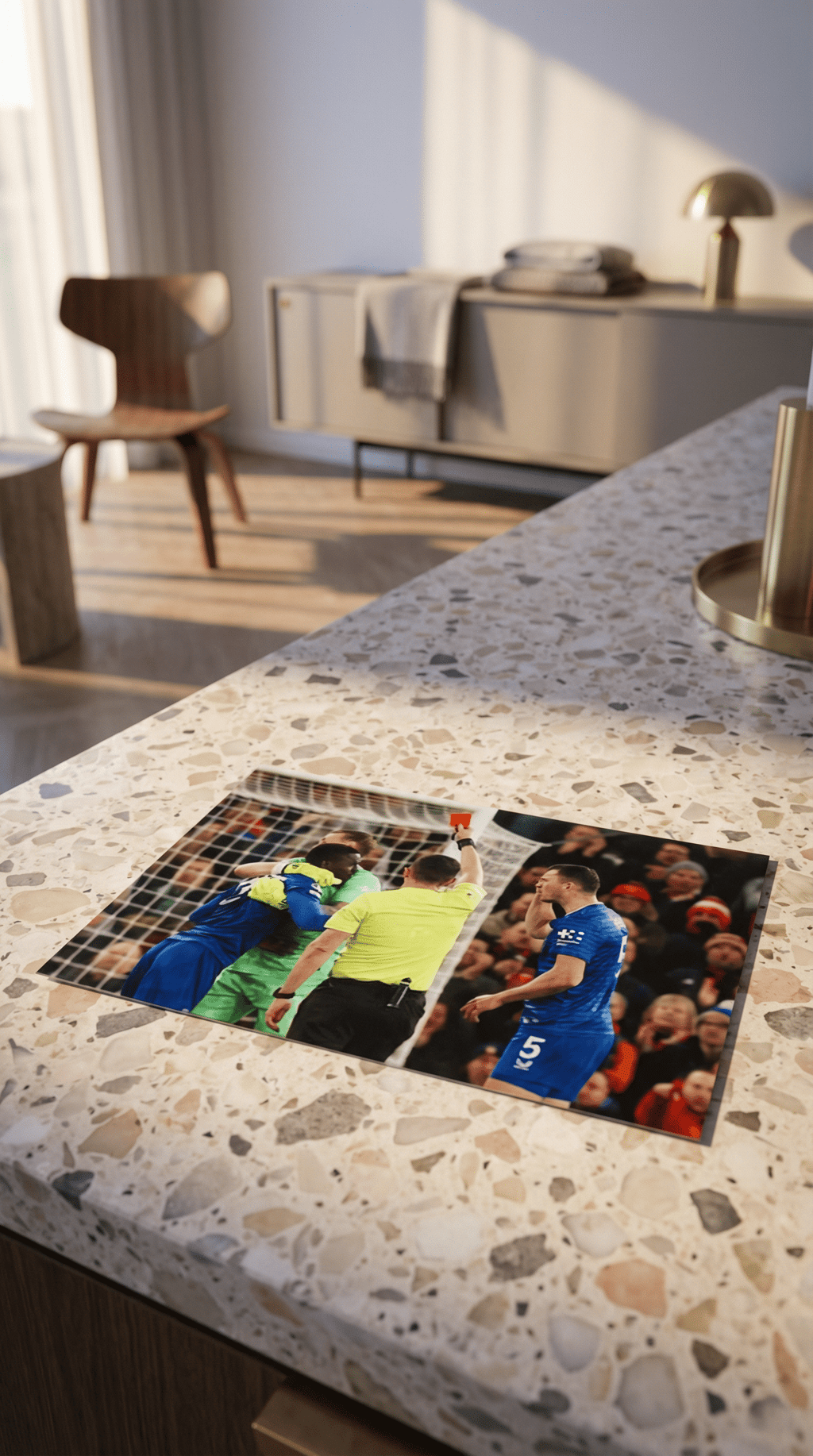 AI product shot of «Han harklikket»