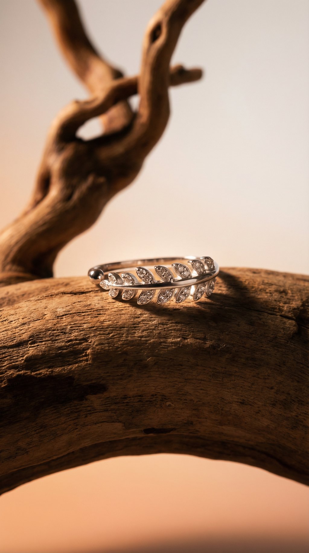 AI product shot of SREBRNI PRSTEN LEAF OF LIFE