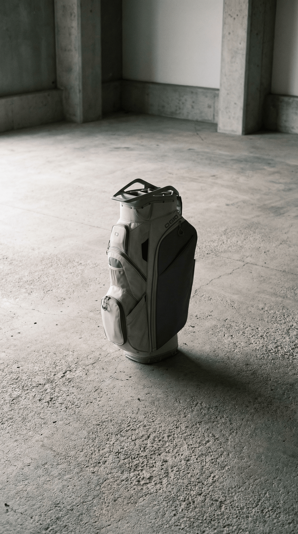 AI product shot of Silencer Cart Bag '26 - Quartz