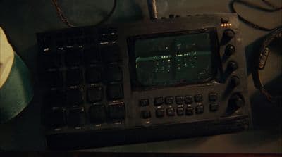 a close up of an old fashioned radio