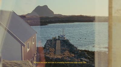a picture of a small boat in the water