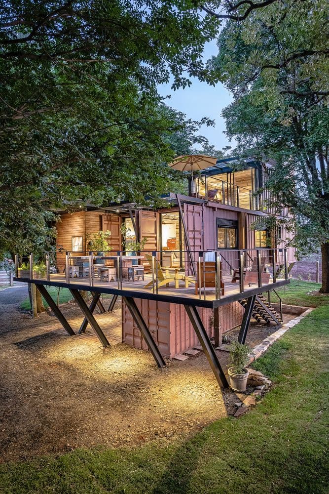 a house built into the side of a tree