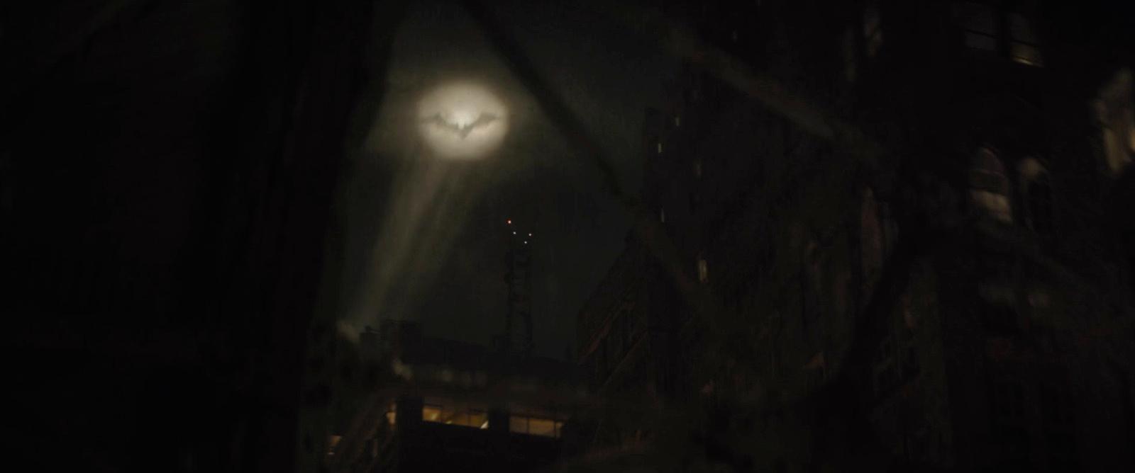 a street light in a dark city at night