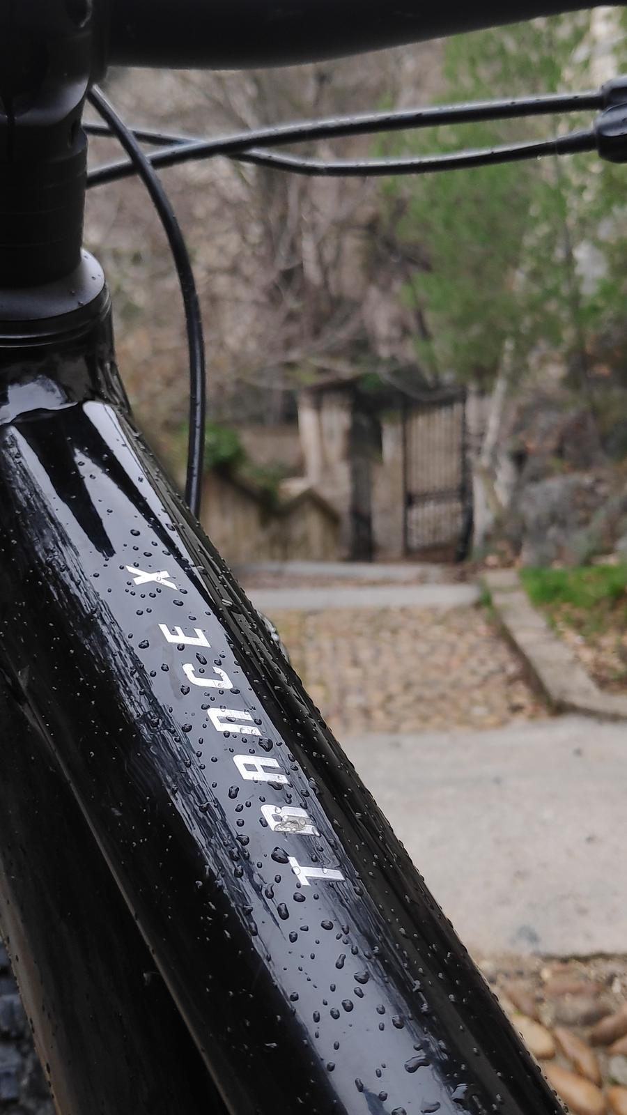 a close up of the handle bars of a bicycle